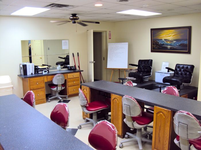 Alternate view of Nail Technician classroom